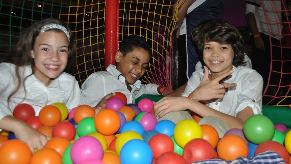 Aluguel de piscina de bolinhas média 1